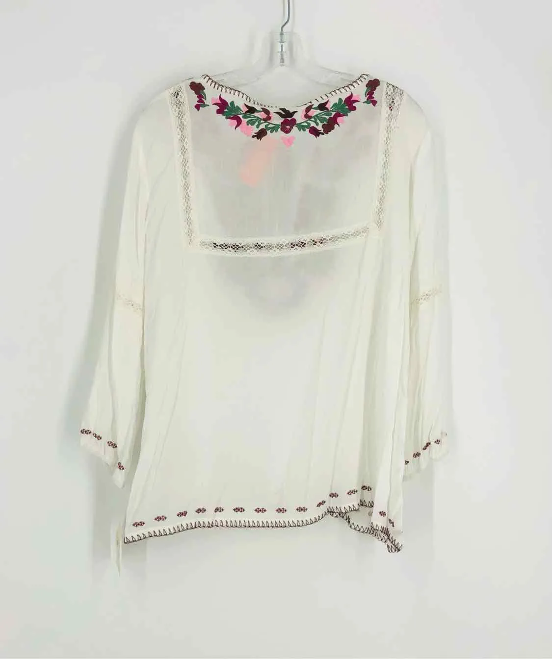 Size XL Wh/Pu/Gr Floral Embroidered NEW Designer Top-3/4 Sleeve