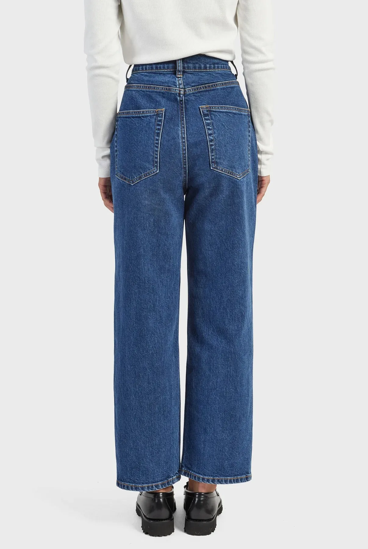 (W) Hayworth Straight Jean in Mid Wash