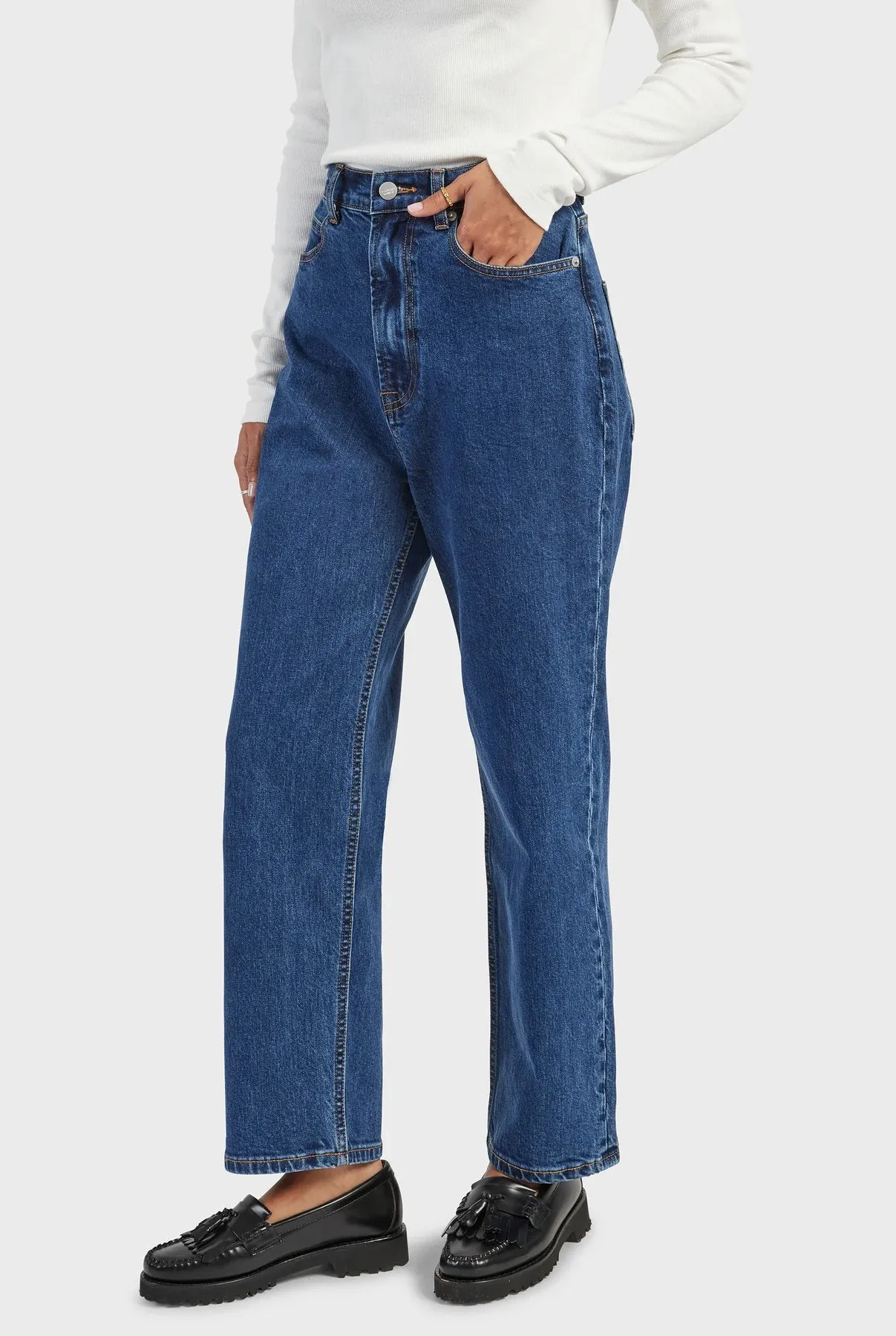 (W) Hayworth Straight Jean in Mid Wash